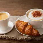 Moonlight Suites I - Breakfast Available