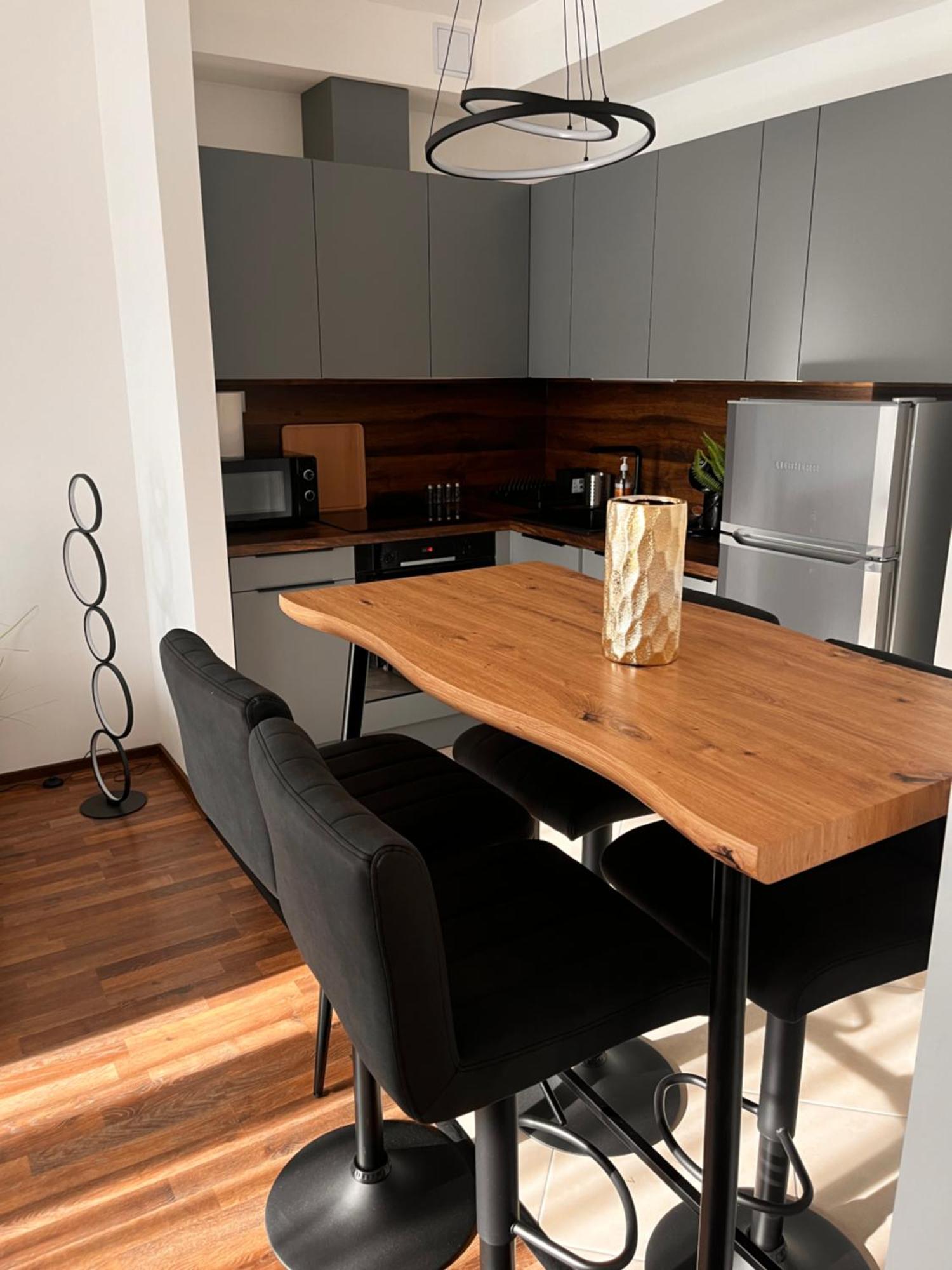 Moonlight I - Breakfast Available Apartamento *